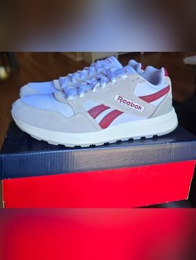 Sz 9.5 Men's REEBOK CLASSIC GL1000 Lace-Up Running Shoes in box